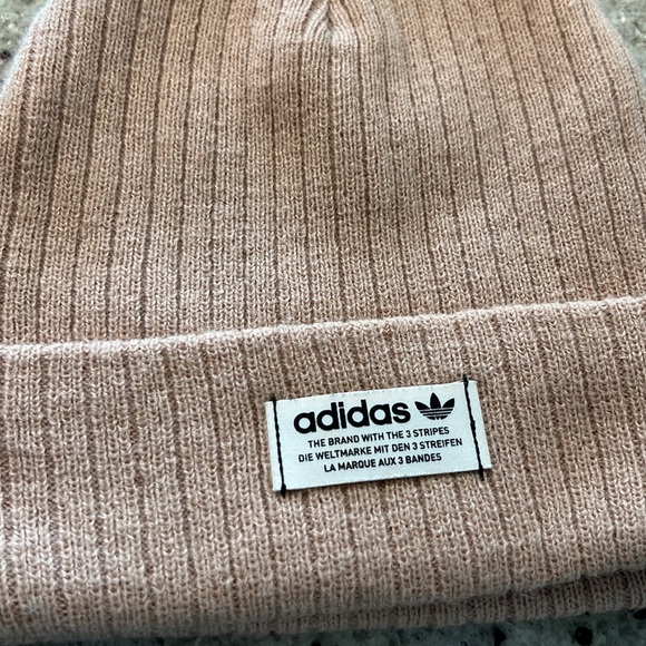 Adidas fitted hat, light pink - Picture 2 of 2